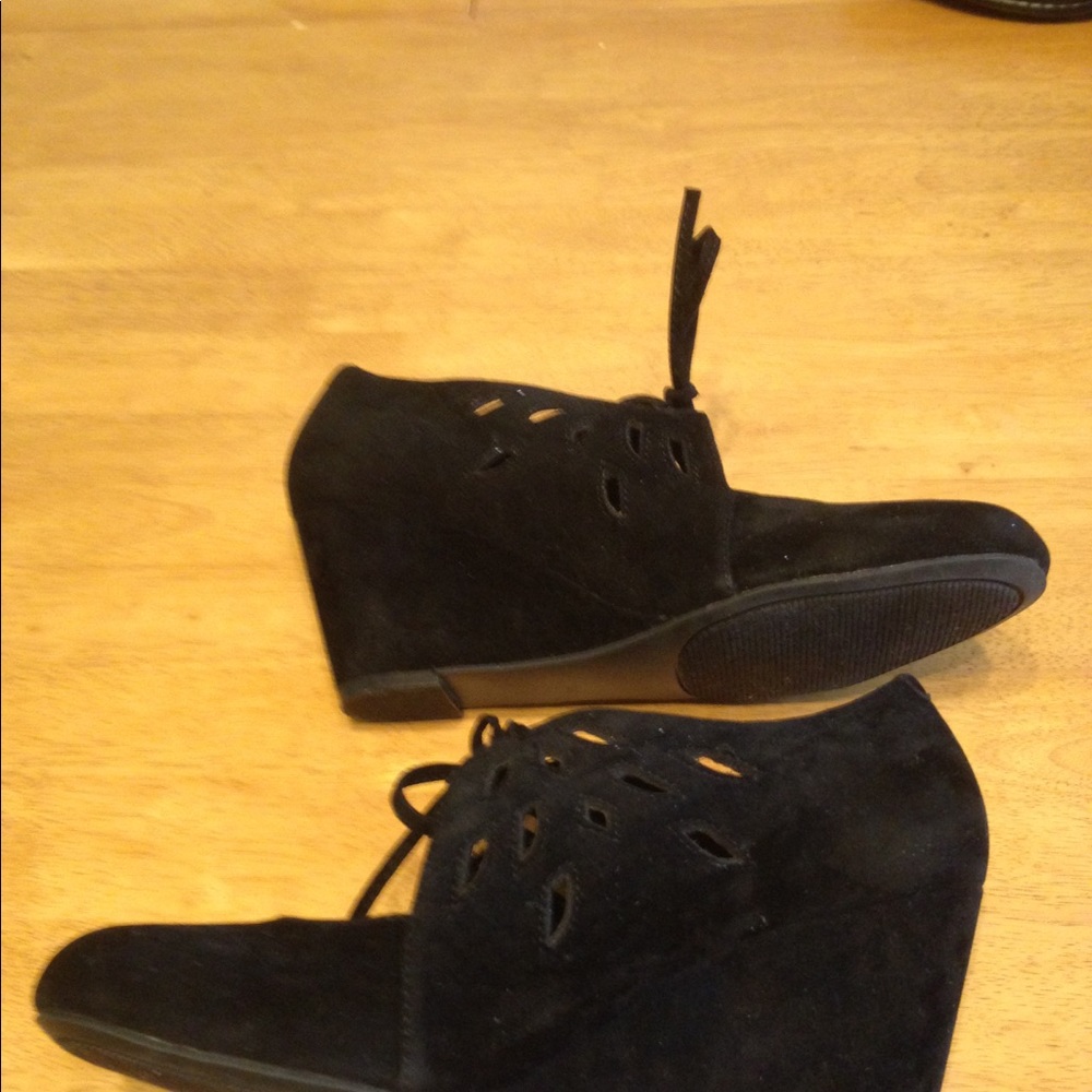 Apostrophe Black Women's Shoes - Picture 3 of 4